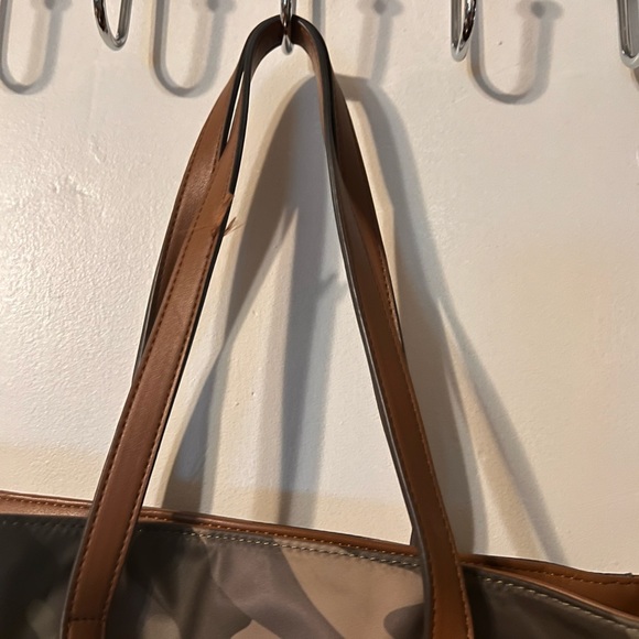Tommy Hilfiger large Tote - Picture 7 of 8